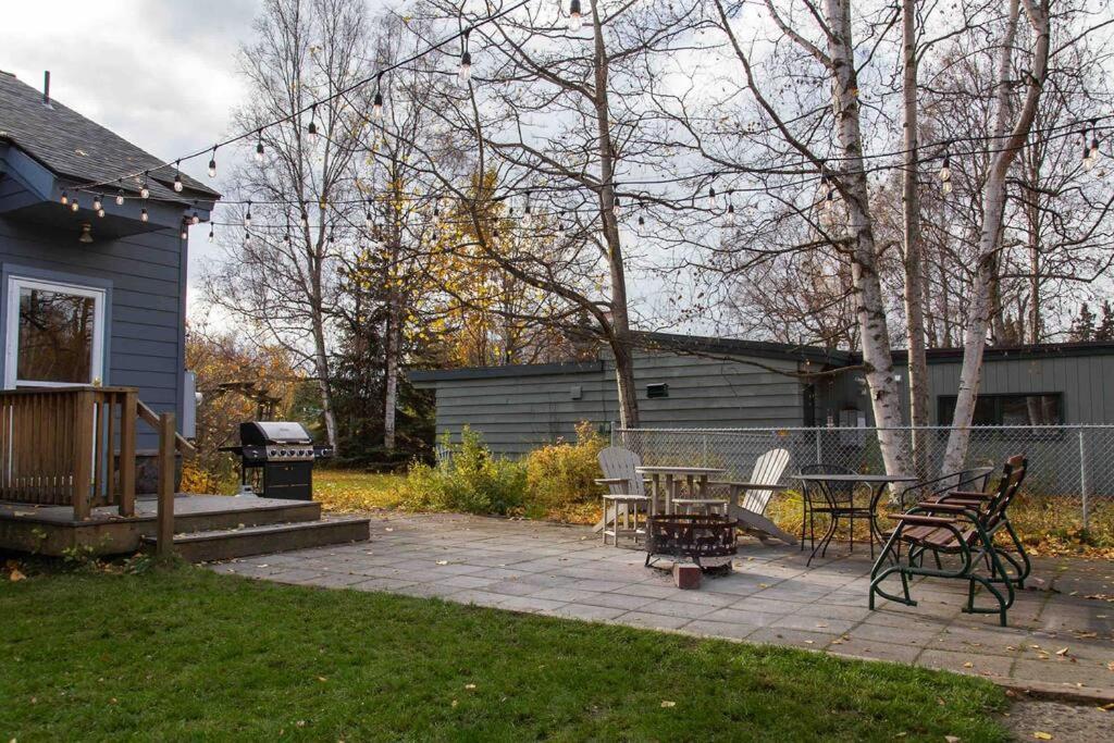 Fireweed Gardens In Roger'S Park Anchorage Exterior foto