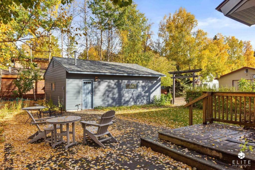 Fireweed Gardens In Roger'S Park Anchorage Exterior foto